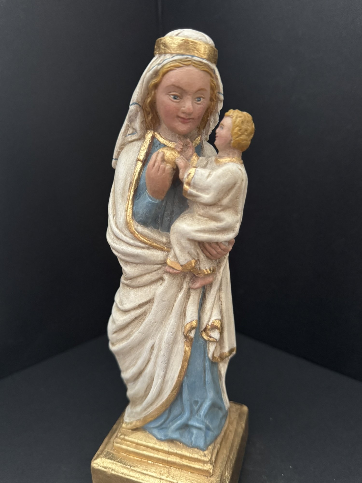Polychromy of Romanesque Madonna — Rescued Pieces, photo 1